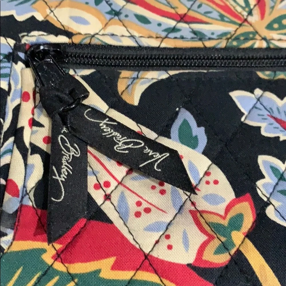 Vera Bradley 2010 Versailles quilted cloth clutch